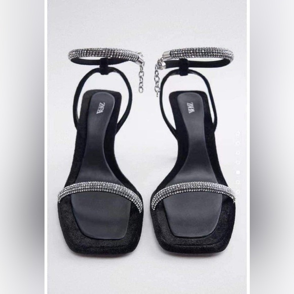 ZARA HIGH-HEEL STUDDED SANDALS‎ - Picture 2 of 6